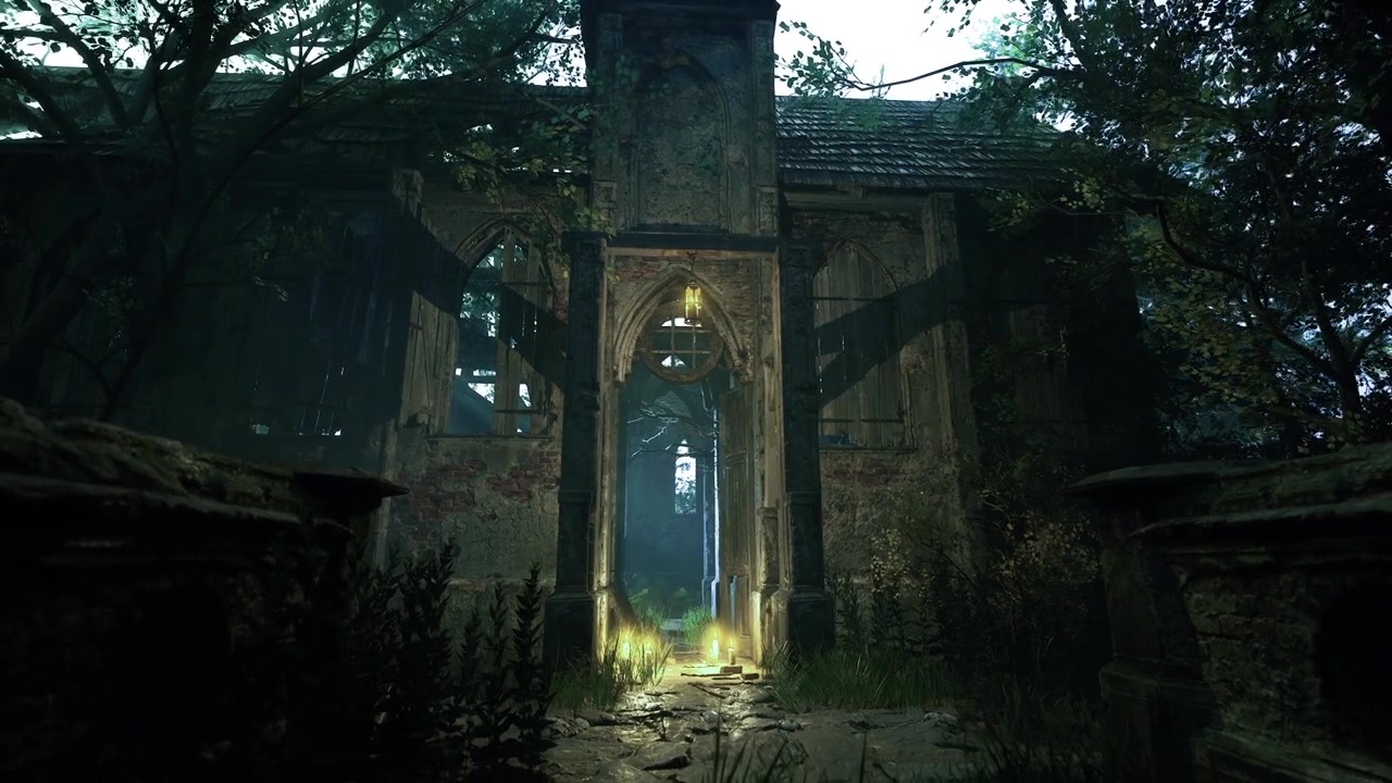 Entrada misteriosa para uma capela abandonada cercada pela natureza