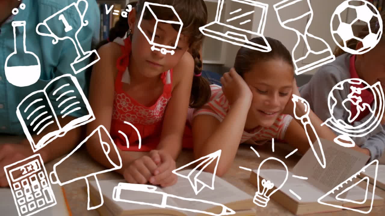animación de iconos de artículos escolares sobre diversos escolares leyendo libros en la biblioteca