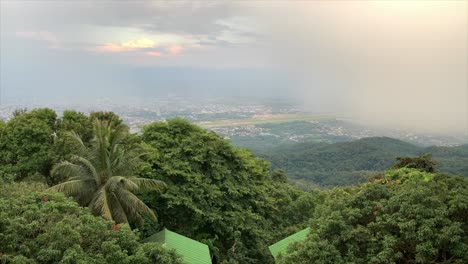 Schöne-Aussicht-über-Das-üppige-Grüne-Tal-In-Thailand