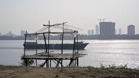 Transportboot-Auf-Dem-Mekong