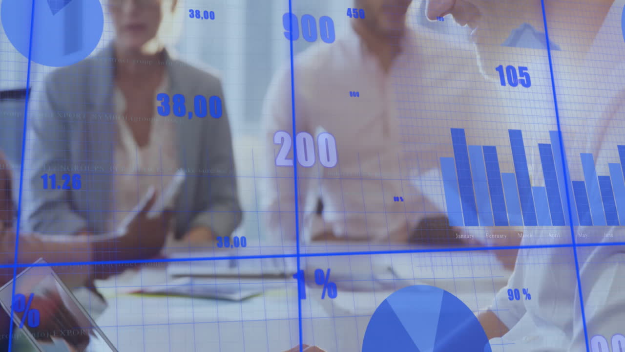 animación del procesamiento de datos financieros sobre diversas personas de negocios en la oficina