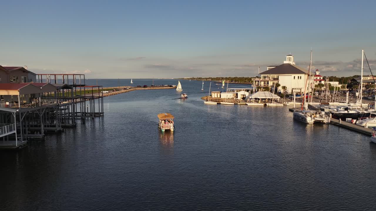 Vista aerea di West End e diportisti vicino al Lago Pontchartrain