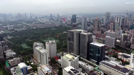 vista aérea de la ciudad de bangkok y los rascacielos