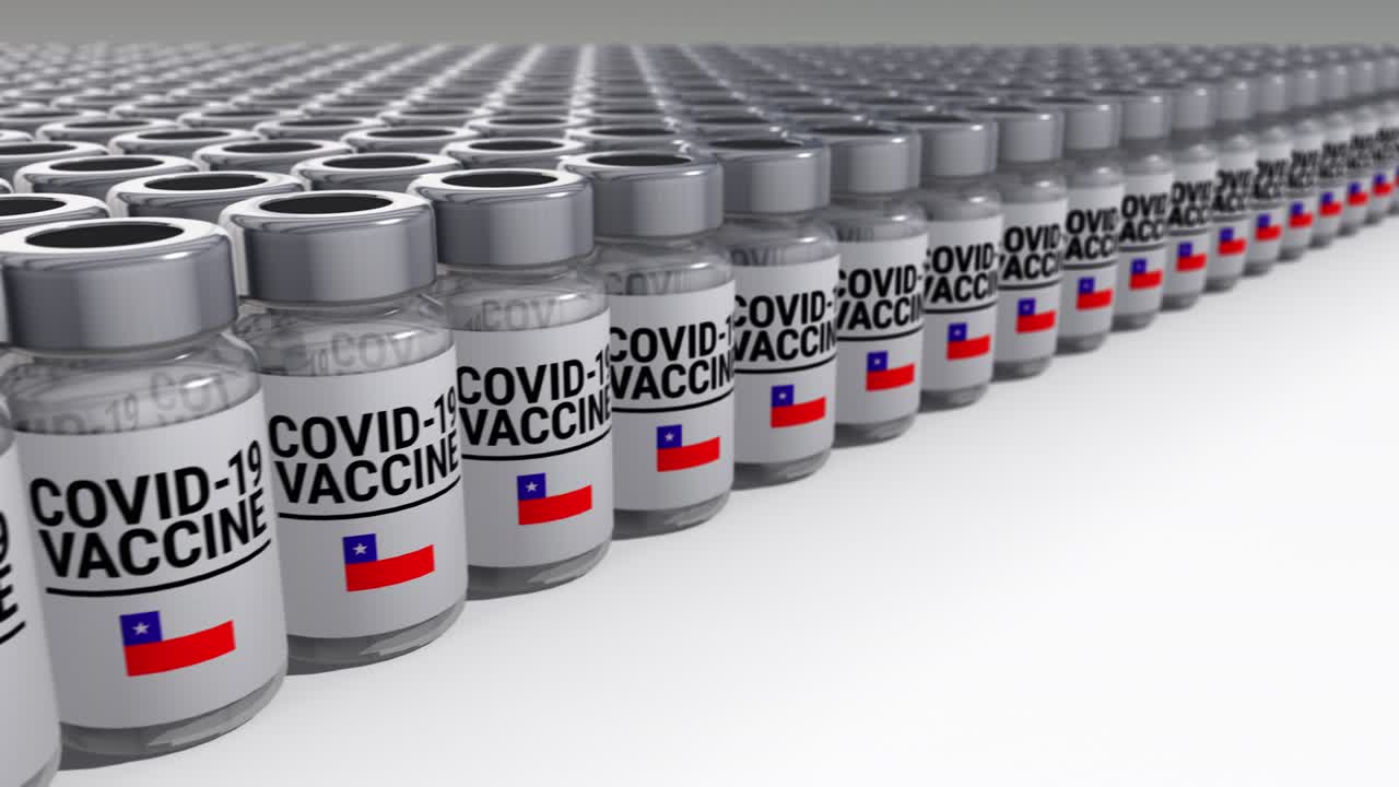 botellas de vacuna contra la covid-19 chile