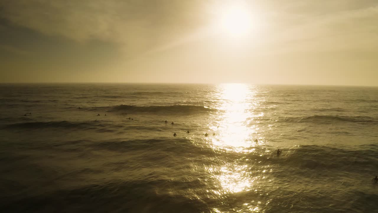 драматический морской восход