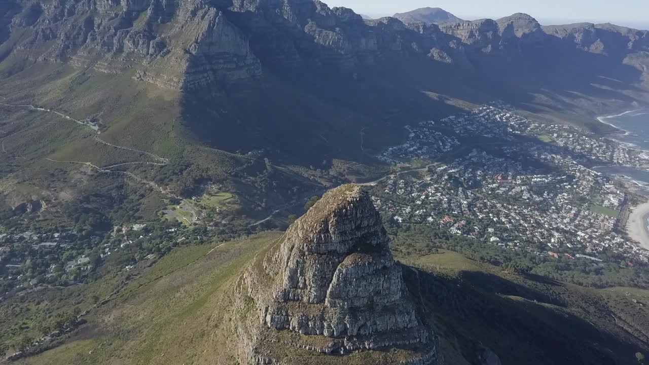 높은 공중 접근 라이온스 헤드와 케이프 타운의 캠프 베이, za