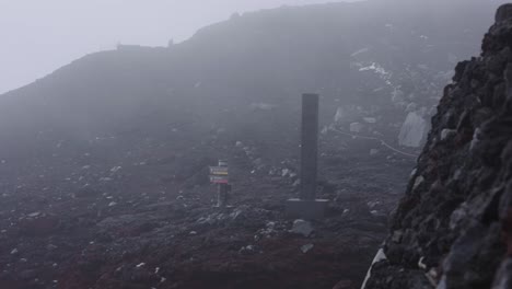 Starke-Winde-Am-Fuji-Gipfel,-Wandern-Auf-Japans-Höchstem-Berg