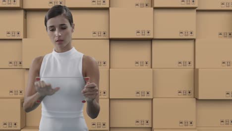 animación de una mujer usando una tableta digital clara con pilas de cajas en el fondo