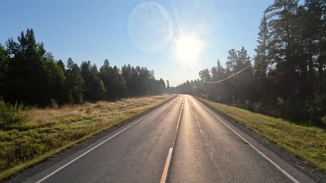 Fahrzeugperspektive-Autofahren-Auf-Einer-Straße-In-Norwegen