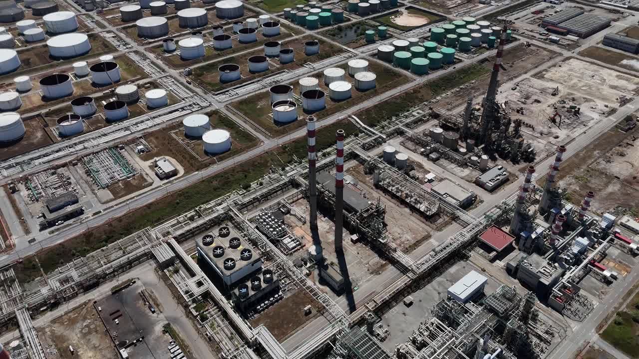 Industrial refinery abandoned in Porto