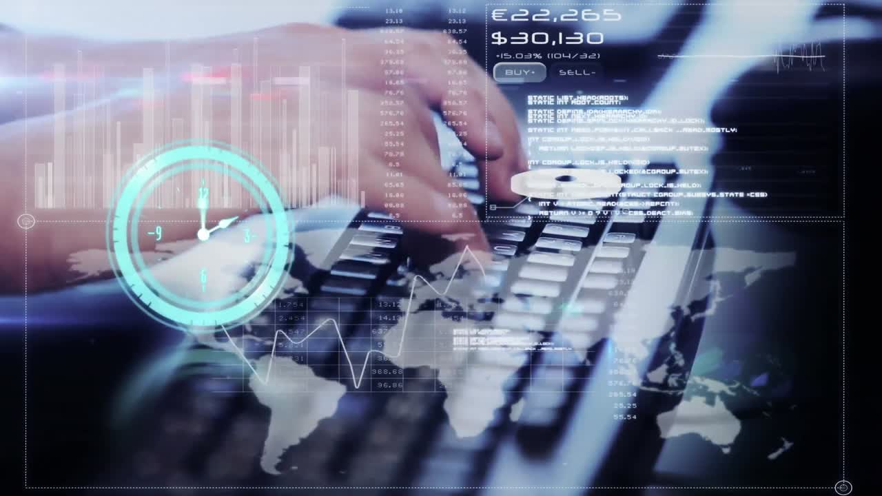 animación de un reloj que se mueve rápido y procesamiento de datos sobre una persona que escribe en el teclado de la computadora