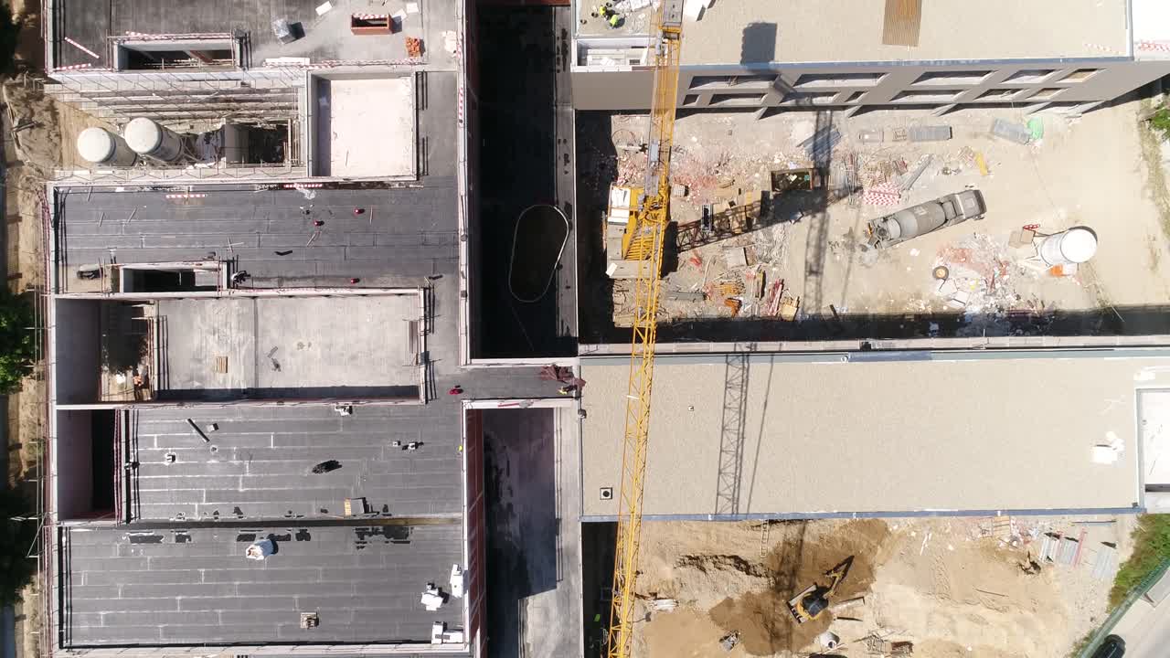 trabajadores en la construcción de edificios