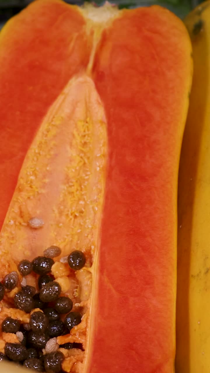 una vibrante variedad de frutas frescas