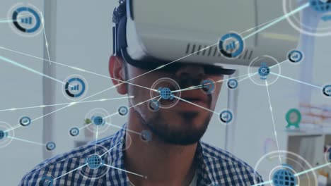 Verschieben-Von-Anschlüssen-Und-Digitale-Daten-über-Einen-Mann,-Der-Einen-VR-Helm-Verwendet