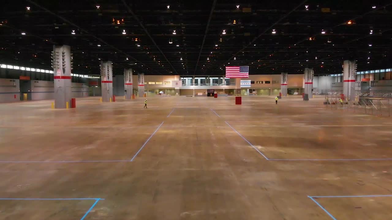 코로나 바이러스 covid19 긴급 발병 전염병 1 동안 시카고의 맥코믹 컨벤션 센터에 건설된 응급 병원의 좋은 항공 사진