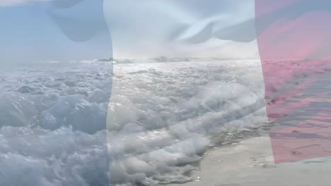 Digitale-Komposition-Der-Wehenden-Französischen-Flagge-Gegen-Wellen-Im-Meer