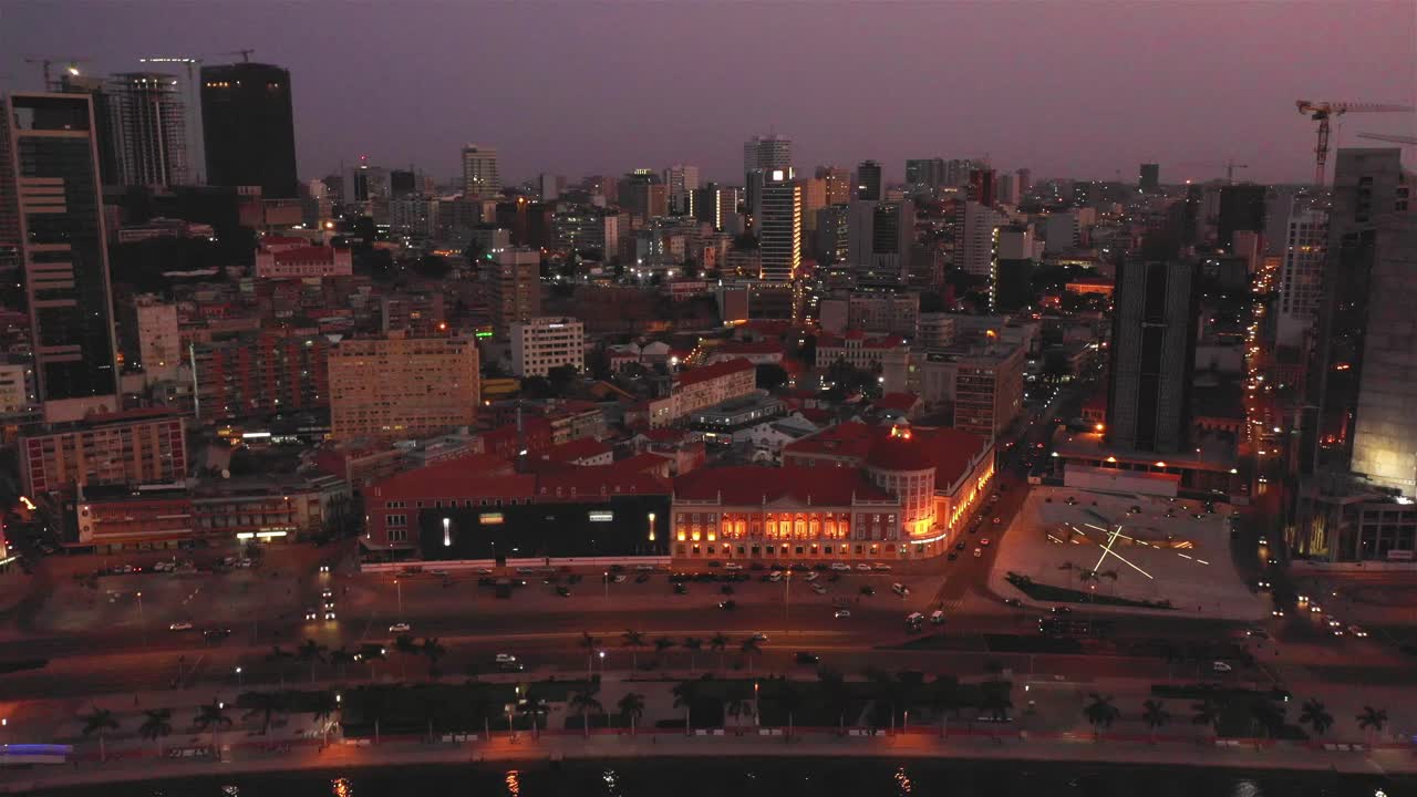 앙골라 국립 은행, 황혼의 바이아 데 루안다