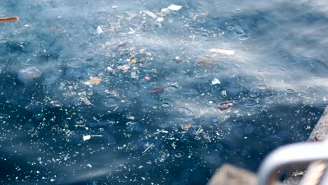 ocean pollution: plastic and garbage in the water