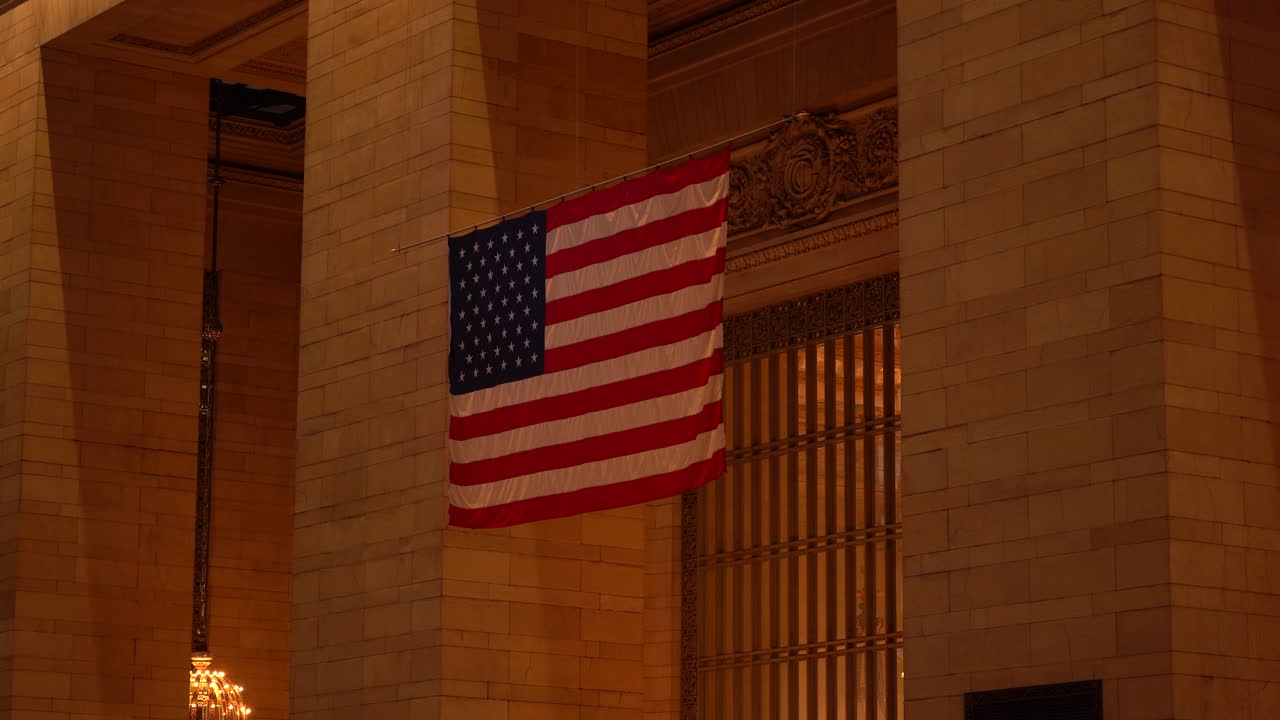 Bandiera americana nella Grand Central Station