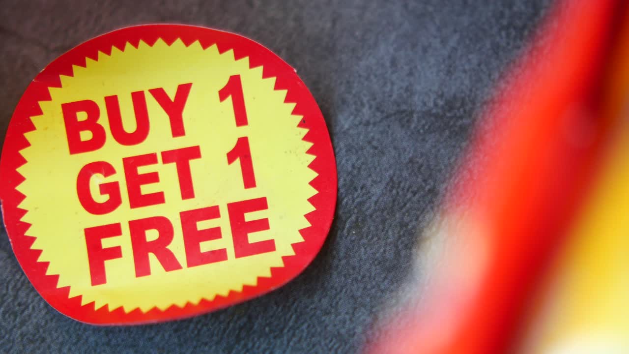 compra una y obtendrás una adhesiva de venta gratuita