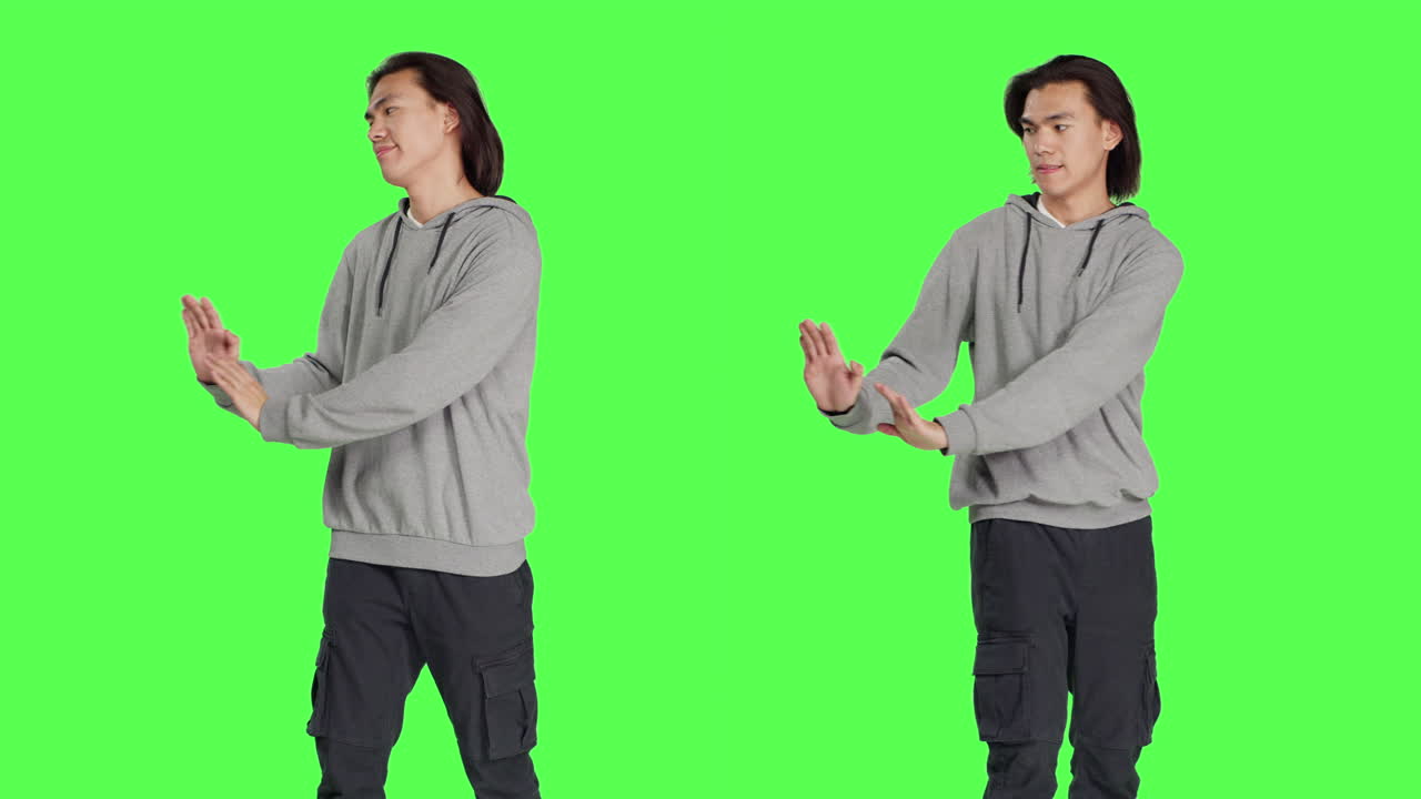 무언가를  ⁇ 으로 밀어넣는 척 하는 모델