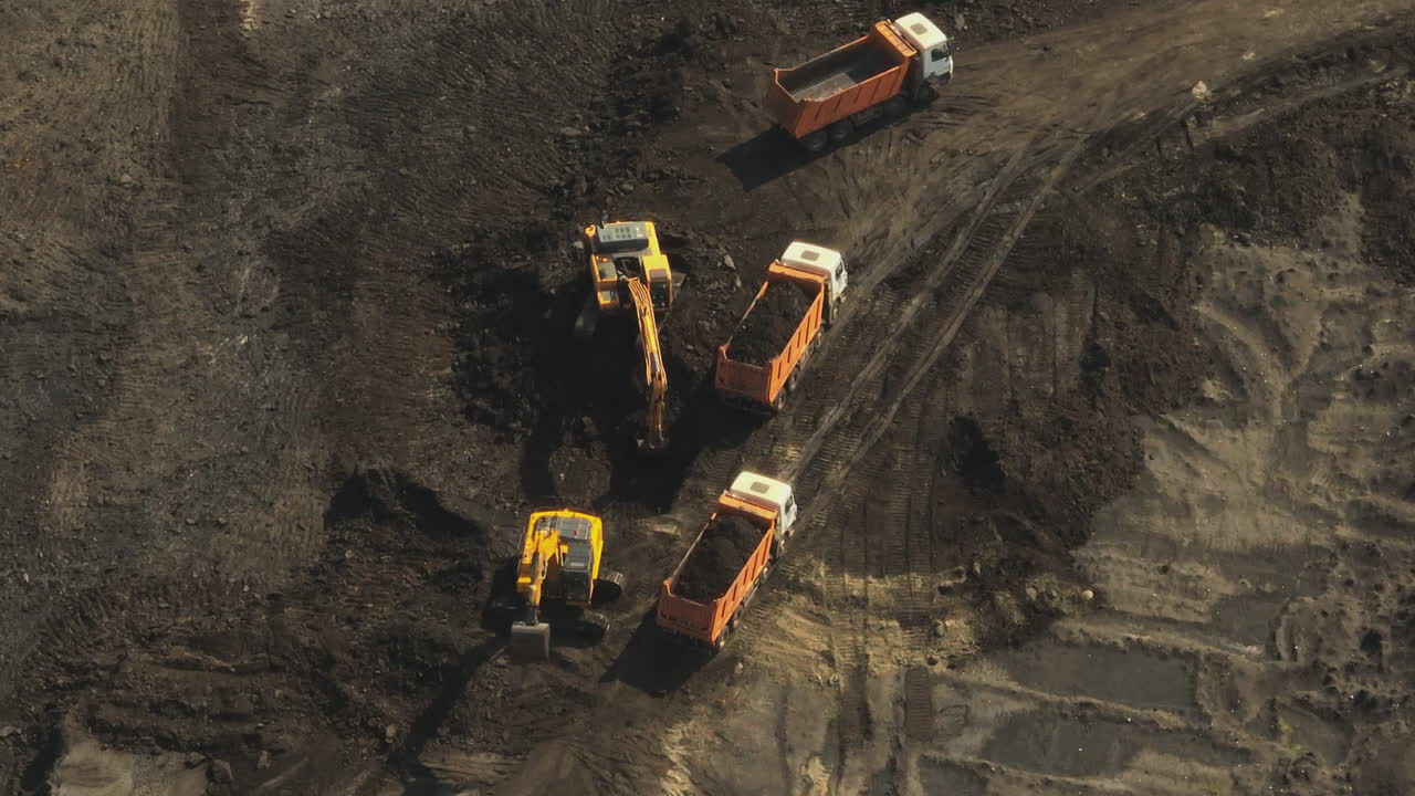 sitio de construcción con equipo pesado