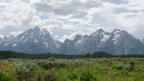 Parque-Nacional-Grand-Teton,-Wyoming.-Timelapse-Del-Día-Nublado