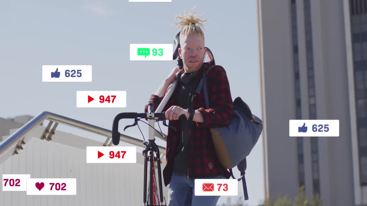 animación de iconos de las redes sociales sobre un hombre albino afroamericano que lleva una bicicleta