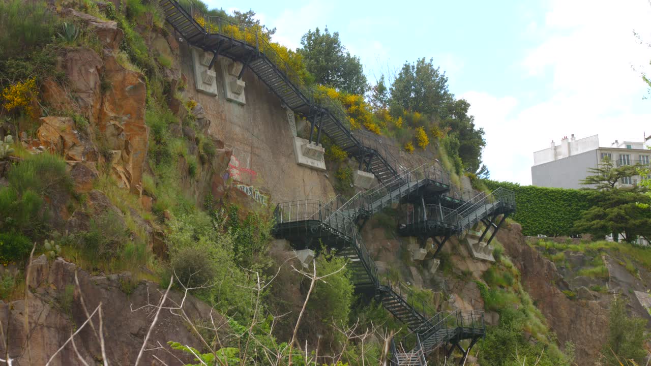 프랑스 테스 (nantes) 에 있는 jardin extraordinaire의 계단.