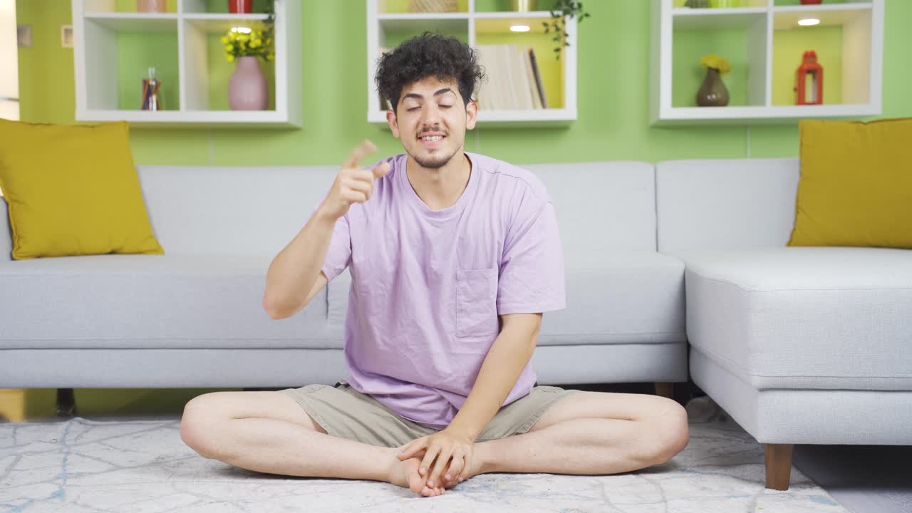 똑똑한 젊은이는 창의적으로 생각합니다.