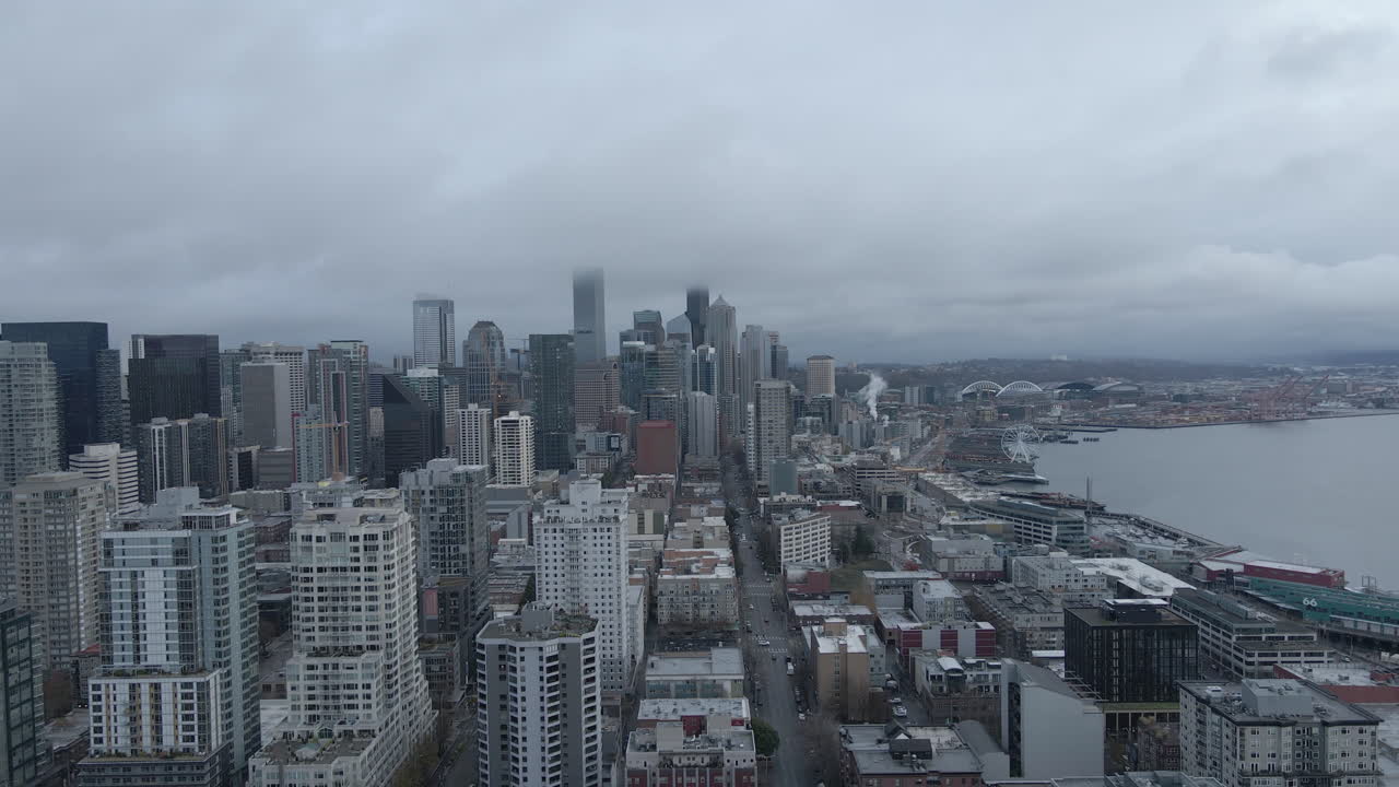 fotografía aérea del centro de seattle en un día nublado