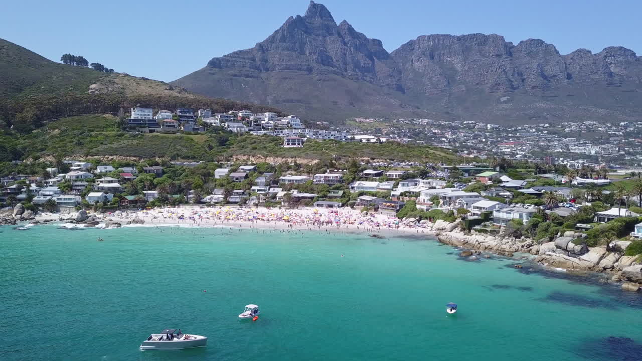 해변에 있는 사람들의 4k 비디오 영상