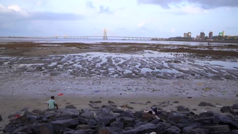 mahim beach wide view in mumbai