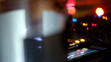 DJ-Station-In-Einer-Disco