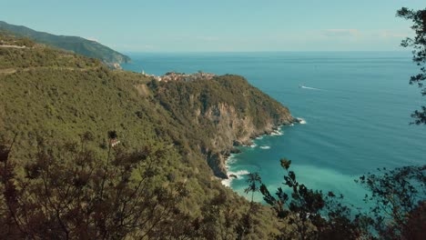 Cinque-Terre-Corniglia-Parallax-Coastal-View-with-Clouds,-Horizon,-Italy,-Peaceful-Atmosphere