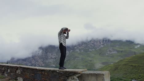 photographer in the mountains