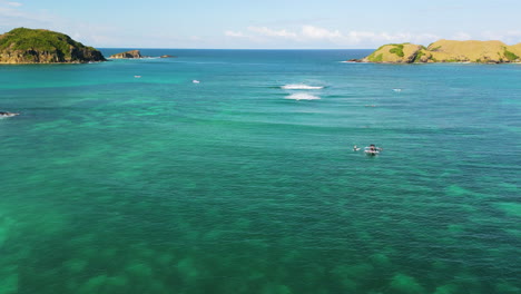 Turismo-En-Rápido-Desarrollo-En-La-Isla-De-Kuta-Lombok,-Vistas-Al-Paraíso