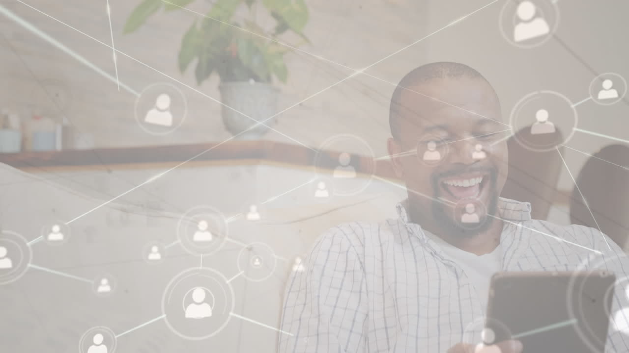 animación de redes de conexiones con iconos sobre el hombre usando tableta