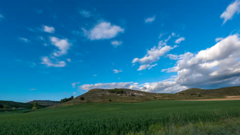 TIME-LAPSE---Beautiful-field-outside-Penafiel,-Castile-and-Leon,-Spain,-wide-shot