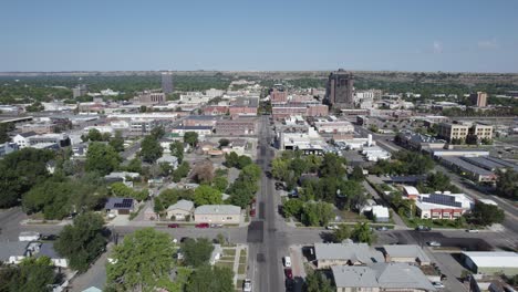 edificios del centro de la ciudad de billings, montana en verano - vista aérea de drones