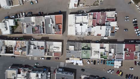 Pueblo-De-Famara-Desde-Arriba-Por-Dron-4k,-Lanzarote-En-España