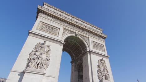 Vista-Panorámica-Del-Arco-Del-Triunfo-En-París,-Francia