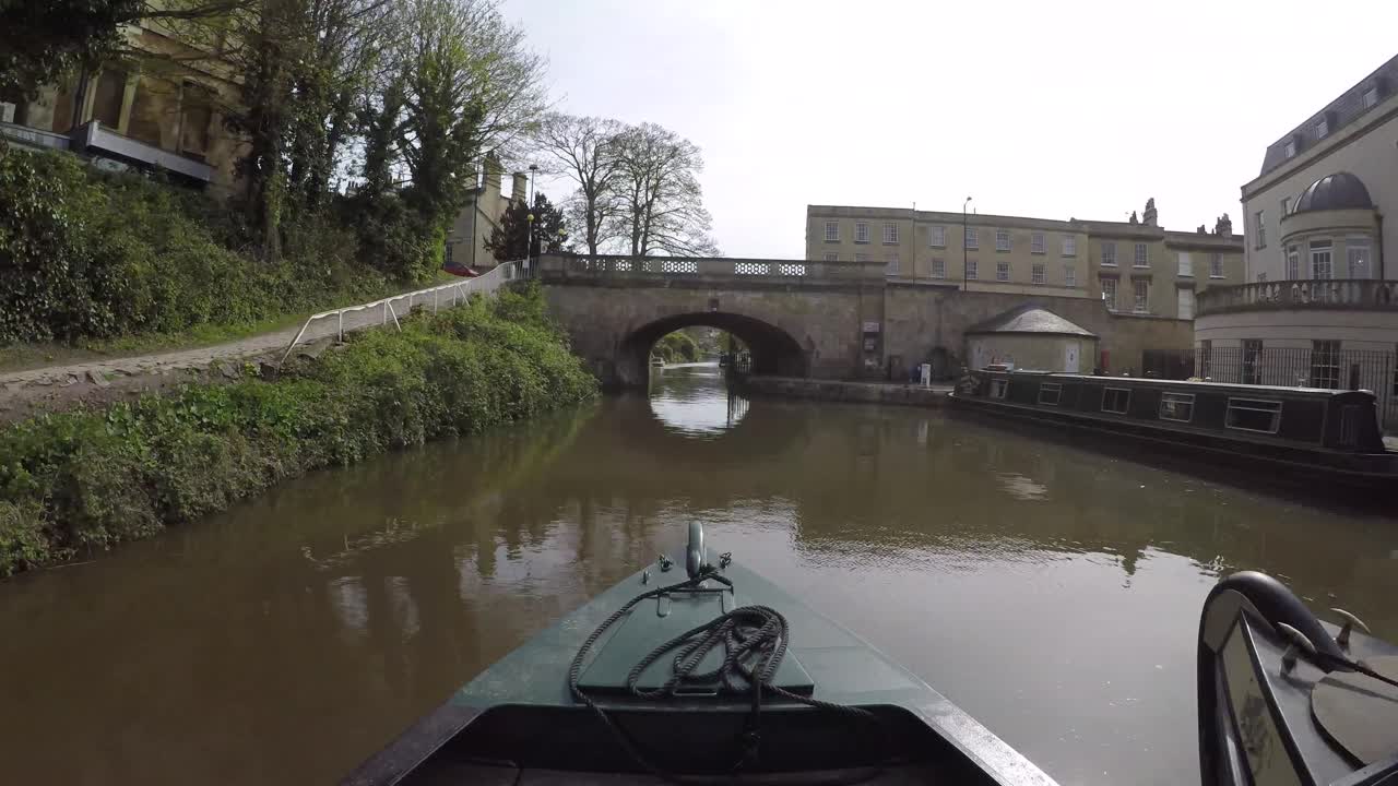 Barge Barrowboat Timelapse through Bath Town Centre and the Kennet and Avon Canal