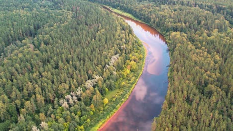 Lettischer-Fluss-Gauja-In-Der-Nähe-Von-Sietiņieza