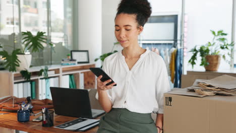 Designerin,-Telefon-Oder-Box-Zur-Lieferung