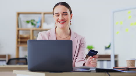 Online-Shopping-Laptop,-Kreditkarte