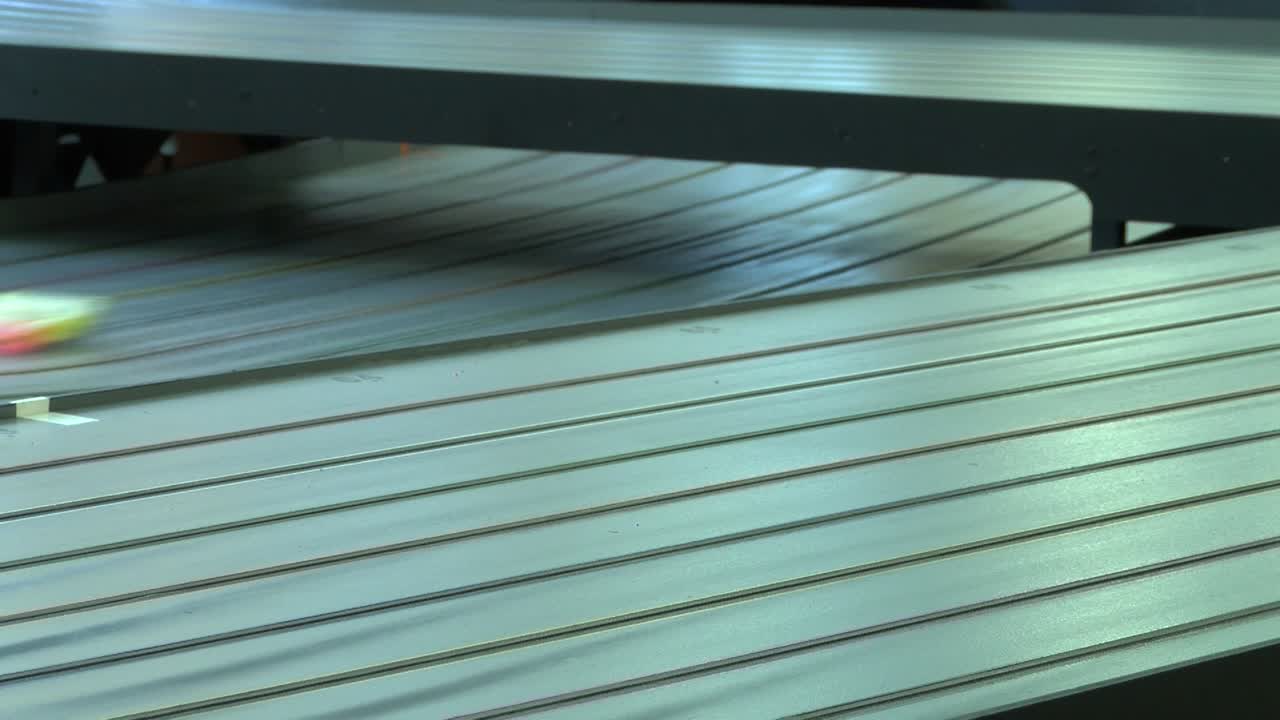 pistas en competencia de modelado de automóviles, cámara lenta