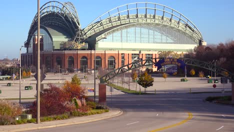 Toma-De-Establecimiento-De-Miller-Park,-Hogar-De-Los-Cerveceros-De-Milwaukee.