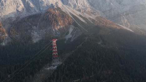 Bayern,-Seilbahn-Zubgspitze-Goldene-Stunde-|-4k-D-log-–-Perfekt-Für-Die-Farbkorrektur