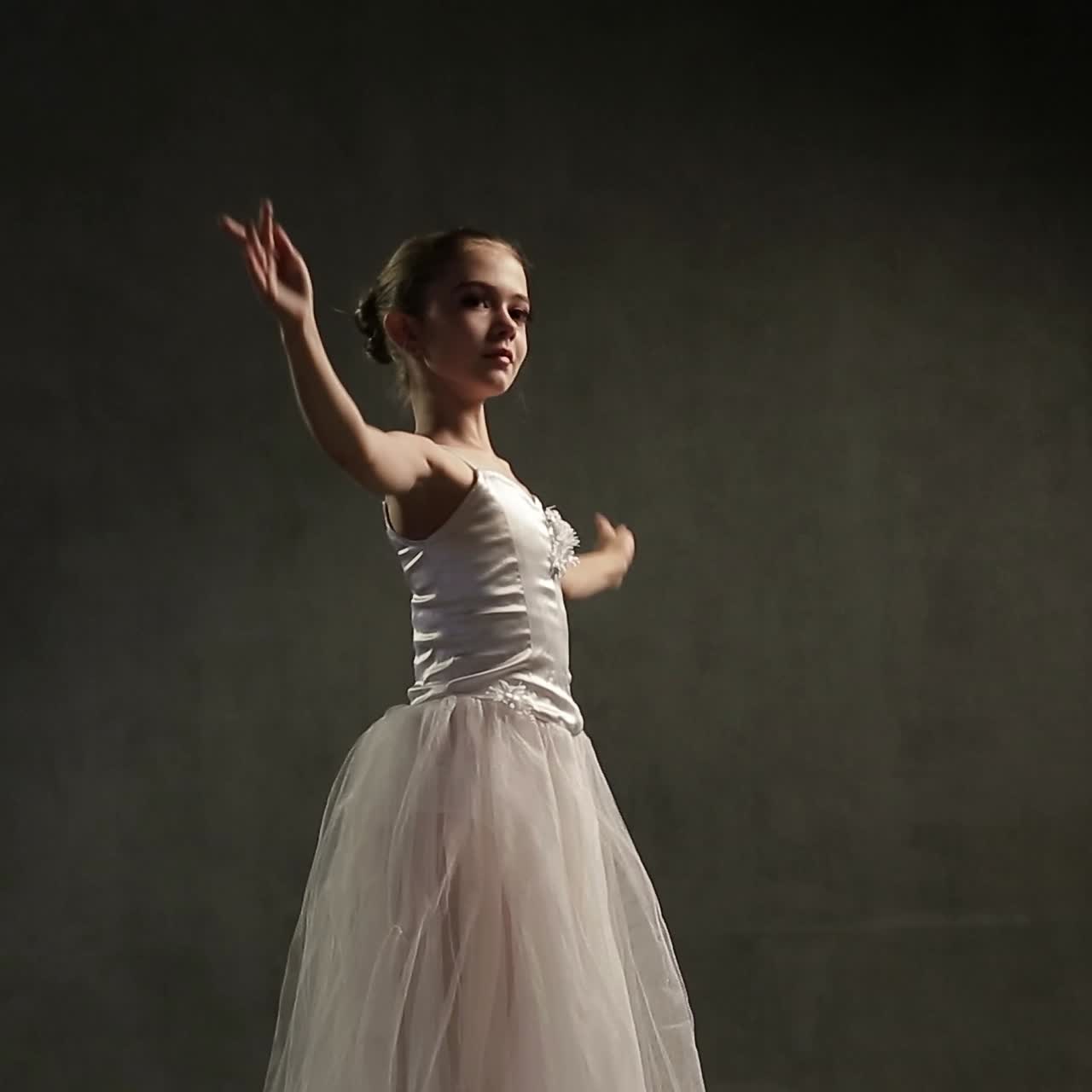 bailarina en tutu y punta